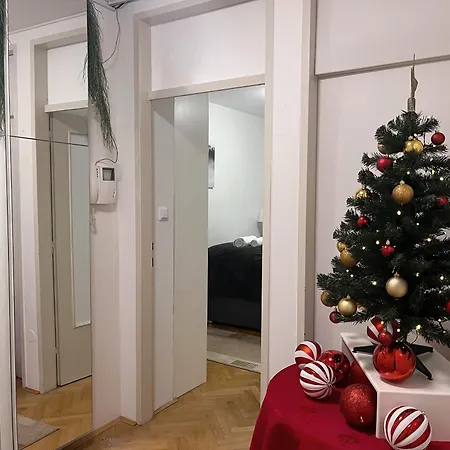 La Casa 77a * Ljubljana