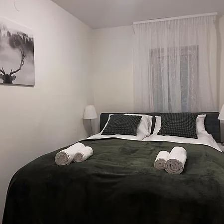 La Casa 77a *